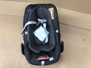 MAXI COSI PEBBLE PLUS PLUS BABY CAR SEAT IN DARK GREY RRP - £189: LOCATION - F8