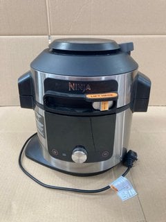 NINJA FOODI MULTI COOKER IN BLACK WITH ACCESSORIES: LOCATION - F11