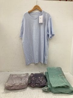 4 X ASSORTED WOMENS CLOTHING TO INCLUDE NIKE LOGO PRINT ROUND NECK TSHIRT IN LIGHT BLUE SIZE: L: LOCATION - F11