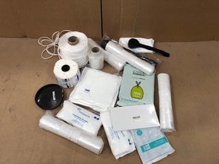 QTY OF ASSORTED ITEMS TO INCLUDE 3 X FITTLEWORTH COMPLIMENTARY DRY WIPES: LOCATION - F14