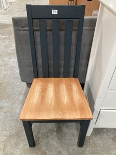 SLAT BACK STYLE CLASSIC DINING CHAIR IN SLATE BLUE AND NATURAL OAK EFFECT FINISH: LOCATION - C4