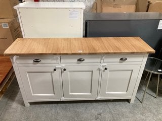 PADSTOW 3 DOOR 3 DRAWER SIDEBOARD IN IVORY WHITE AND NATURAL OAK FINISH: LOCATION - C4