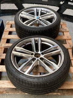 2 X BMW M SPORT MULTI SPOKE DESIGN ALLOY WHEELS IN SILVER COMPLETE WITH TYRES : RIM SIZES 8JX19 AND 8 1/2JX19 - TYRE SIZES 225/40ZR19 AND 255/35R19: LOCATION - A4