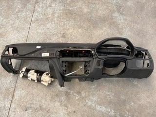 BMW DASHBOARD ASSEMBLY UNIT IN BLACK : PART NUMBER 61319219548: LOCATION - A9