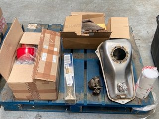 (COLLECTION ONLY) PALLET OF ASSORTED ITEMS TO INCLUDE MOTORCYCLE FUEL TANK IN BARE METAL FINISH AND CHASSIS ENAMEL PAINT TREATMENT (PLEASE NOTE: 18+YEARS ONLY. ID MAY BE REQUIRED): LOCATION - A9