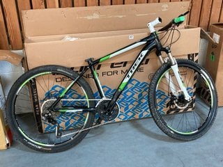 TREK 4 SERIES 4900 MOUNTAIN BIKE IN BLACK - RRP £475: LOCATION - A9