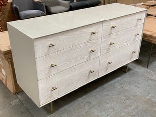 MODERNIST LARGE 6 DRAWER WIDE CHEST OF DRAWERS IN WHITE FLAX WOOD AND BRASS FINISH - RRP £798: LOCATION - B4