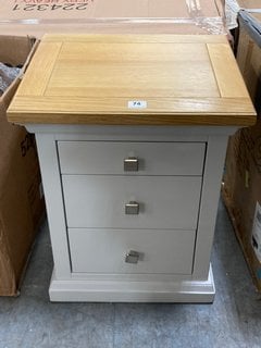 COTSWOLD COMPANY 3 DRAWER BEDSIDE CABINET IN NATURAL OAK AND SOFT COTTON NATURAL FINISH - RRP £179: LOCATION - B5