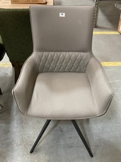 MODERN QUILTED STYLE SWIVEL OFFICE CHAIR IN STONE GREY FAUX LEATHER WITH BLACK BASE: LOCATION - B5