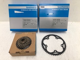 4 X ASSORTED BICYCLE PARTS TO INCLUDE SHIMANO HYDRAULIC DISC BRAKE PART NO: BL-MT 200/BR-MT 200: LOCATION - BR3