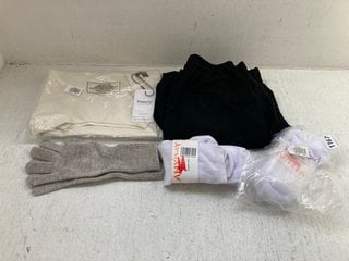 5 X ASSORTED WOMENS CLOTHING ITEMS TO INCLUDE LOOSE FIT TROUSERS IN BLACK UK SIZE 8 AND 5 PAIRS ANKLE SOCKS IN WHITE UK SIZE 4-8: LOCATION - BR11