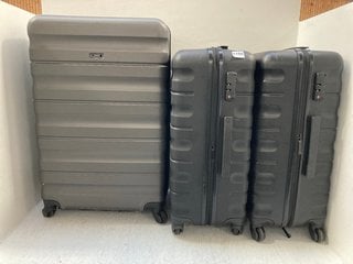 2 X JOHN LEWIS & PARTNERS MEDIUM HARD SHELL SUITCASES IN BLACK TO INCLUDE LARGE SUITCASE IN GREY: LOCATION - BR12