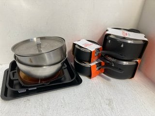 QTY OF ASSORTED KITCHEN ITEMS TO INCLUDE JOHN LEWIS & PARTNERS 24CM 5.10 LITRE ALUMINIUM STOCKPOT WITH LID: LOCATION - AR7