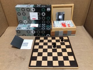 3 X ASSORTED JOHN LEWIS & PARTNERS CLASSIC GAME COLLECTIONS TO INCLUDE CHESS & DRAUGHTS: LOCATION - AR3