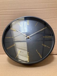 METAL WALL CLOCK IN BLACK AND GOLD FINISH: LOCATION - BR5