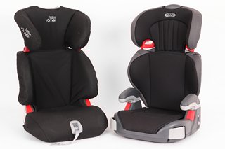 GRACO JUNIOR MAXI CHILDRENS CAR SEAT IN BLACK AND GREY TO INCLUDE BRITAX ROMER DISCOVERY CHILDRENS CAR SEAT IN COSMIC BLACK AND RED: LOCATION - BR1