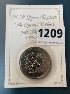 A QUEEN MOTHER 90TH BIRTHDAY COMMEMORATIVE COIN, BRIGHT AND UNCIRCULATED: LOCATION - CR