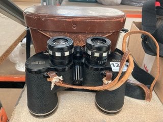 A PAIR OF AUDOBAN SWIFT VINTAGE BINOCULARS AND LEATHER CASE: LOCATION - CR