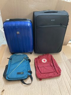 QTY OF ASSORTED JOHN LEWIS & PARTNERS LUGGAGE ITEMS TO INCLUDE CABIN STYLE HARD SHELL SUITCASE IN DARK BLUE FINISH: LOCATION - BR11