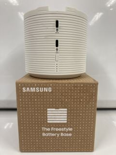 SAMSUNG THE FREESTYLE BATTERY BASE (ORIGINAL RRP - £159) IN WHITE: MODEL NO VG-FBB3BA (BOXED WITH MANUFACTURE ACCESSORIES) [JPTB4527] THIS PRODUCT IS FULLY FUNCTIONAL AND IS PART OF OUR PREMIUM TECH