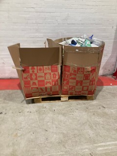 PALLET OF ITEMS TO INCLUDE CHRISTMAS CARDS, TISSUE PAPERS, DECORATIONS