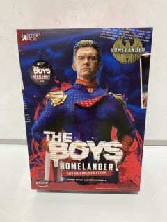 A BOX TO INCLUDE HOMELANDER THE BOYS 1/6 SCALE COLLECTIBLE FIGURE RRP £230