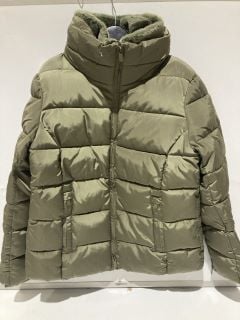 SHORT WINTER PUFFER JACKET EXTRA LARGE £116