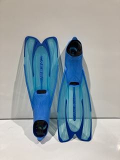 CRESSI AGUA FINS UK SIZE 10/11  RRP £40