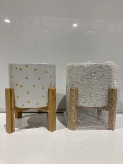 QTY OF ITEMS TO INCLUDE WHITE /GOLD DOTS PLANT POT ON STAND