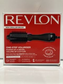 2 X REVLON NEW SMALLER BRUSH ONE STEP VOLUMISER