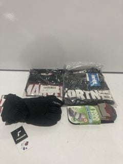 QTY OF CLOTHES INCLUDING MARVEL LOGO TSHIRT BLACK SMALL