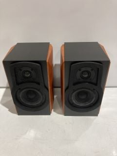 2 X BOOKSHELF SPEAKER WITH PASSIVE SPEAKER