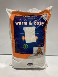 QTY OF WARM AND COSY SNUGGLE UP DUVET