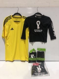 QTY OF CLOTHES INCLUDING ADIDAS YELLOW AND BLACK TEE MEDIUM