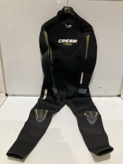 1 X FAST MAN MONOPIECE  WETSUIT 5MM SIZE XL RRP £197.99