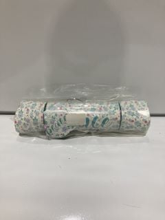 QTY OF BATH BOMB CHRISTMAS CRACKER