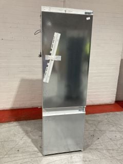 BOSCH INTEGRATED FRIDGE FREEZER KIV87NSFOG RRP £699