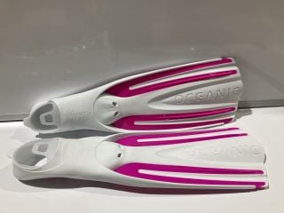 VIPER 2 FULL FOOT FIN WHITE/PINK SMALL 5-6 RRP £120