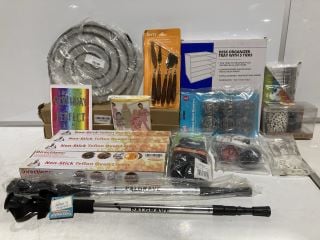 QTY OF ASSORTED ITEMS TO INCLUDE DESK ORGANIZER TRAYS WITH 5 TIERS