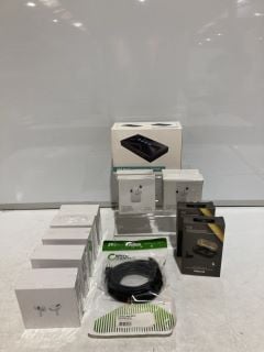 QTY OF ASSORTED ITEMS TO INCLUDE WIRELESS HEADPHONES FOR SAMSUNG/IOS