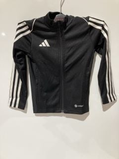 QTY OF KIDS CLOTHING TO INCLUDE ADIDAS TIRO TR BLACK SHIRT SIZE 5-6Y