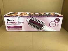 SHARK SMOOTHSTYLE HEATED BRUSH AND COMB, WET & DRY MODES, SMOOTHING HOT AIR BRUSH WITH 3 TEMPERATURES, SOFT & VOLUMINOUS FINISH FOR ALL HAIR TYPES, SILK HT202UK.: LOCATION - RACK A