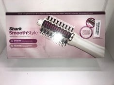 SHARK SMOOTHSTYLE HEATED BRUSH AND COMB WITH HEAT-RESISTANT STORAGE BAG, WET & DRY MODES, HOT AIR BRUSH WITH 3 TEMPERATURES, SMOOTH, SOFT & VOLUMINOUS FINISH FOR ALL HAIR TYPES, SILK HT212UK.: LOCATI