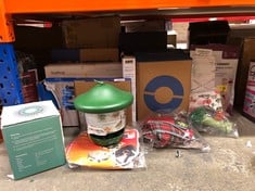 QUANTITY OF PET PRODUCTS ITEMS TO INCLUDE HANGING LANTERN GARDEN BIRD FEEDER - MY FAVOURITES - EASY FILL, RAINPROOF ROOF, GREEN: LOCATION - RACK B