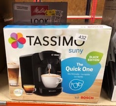 QUANTITY OF KITCHEN & APPLIANCES ITEMS TO INCLUDE TASSIMO BY BOSCH SUNY 'SPECIAL EDITION' TAS3102GB COFFEE MACHINE,1300 WATT, 0.8 LITRE - BLACK AND MELITTA LOOK PERFECTION COFFEE MAKER : LOCATION - R