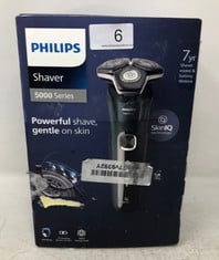 PHILIPS SHAVER SERIES 5000 - WET & DRY ELECTRIC MENS SHAVER WITH CHARGING STAND AND TRAVEL CASE (MODEL S5884/35). RRP £220 : LOCATION - TOP 50 RACK