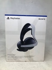 PLAYSTATION PULSE ELITE„¢ WIRELESS HEADSET AI-ENHANCED NOISE REJECTION, WHITE: RRP £129: LOCATION - A RACK