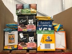 QUANTITY OF DOG FOOD/TREATS TO INCLUDE CESAR SELECTION IN SAUCE: LOCATION - A RACK(COLLECTION OR OPTIONAL DELIVERY AVAILABLE)