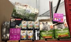 QUANTITY OF CAT FOOD/TREATS TO INCLUDE SHEBA FRESH CUISINE: LOCATION - A RACK(COLLECTION OR OPTIONAL DELIVERY AVAILABLE)