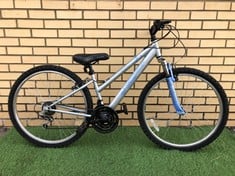 APOLLO XC26 LADIES MOUNTAIN BIKE, 14” FRAME, 26” WHEELS, 18 SPEED GRIP SHIFT GEARS. : LOCATION - BACK FLOOR(COLLECTION OR OPTIONAL DELIVERY AVAILABLE)